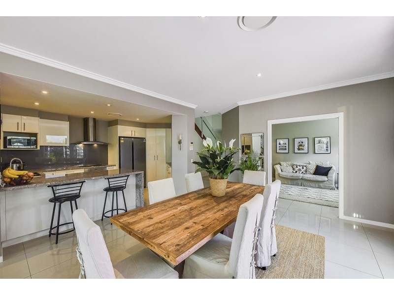 8001A Vista Drive, Benowa QLD 4217