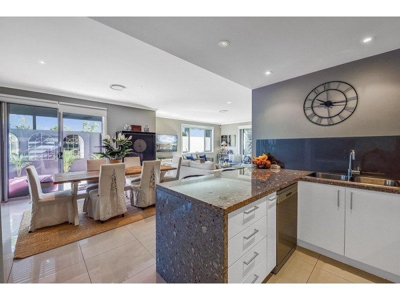 8001A Vista Drive, Benowa QLD 4217