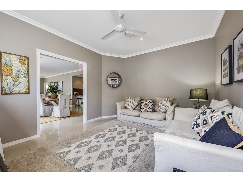 8001A Vista Drive, Benowa QLD 4217