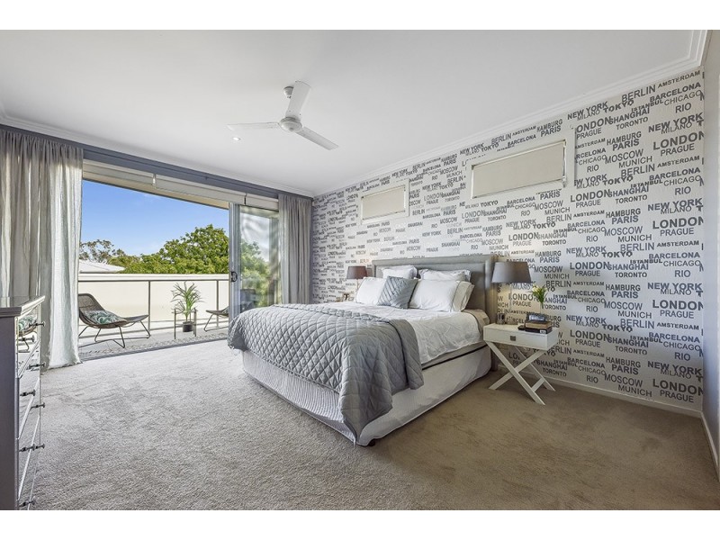 8001A Vista Drive, Benowa QLD 4217