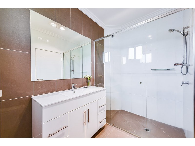 8001A Vista Drive, Benowa QLD 4217