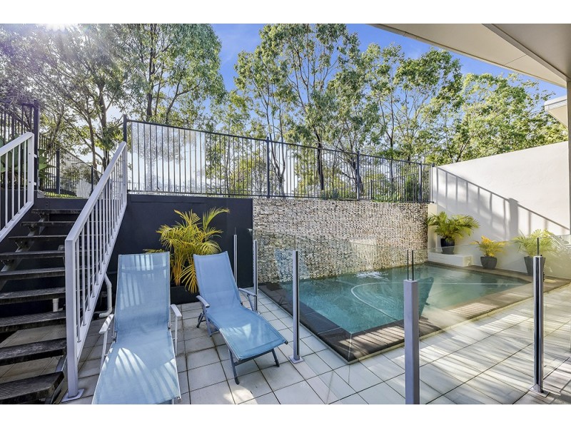 8001A Vista Drive, Benowa QLD 4217