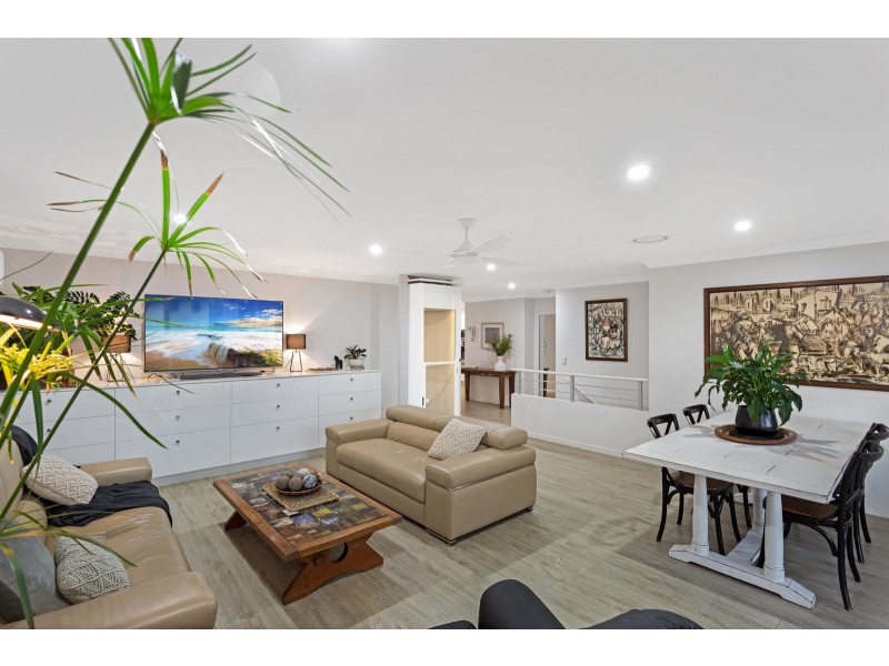 129 Easthill Drive, Robina QLD 4226