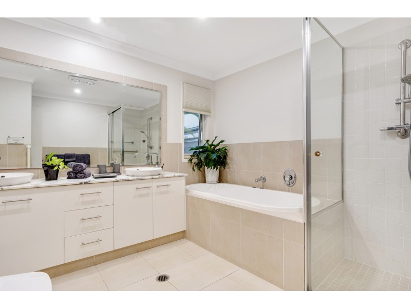 129 Easthill Drive, Robina QLD 4226