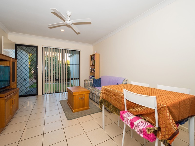 302/1-15 Gentian Drive, Arundel QLD 4214