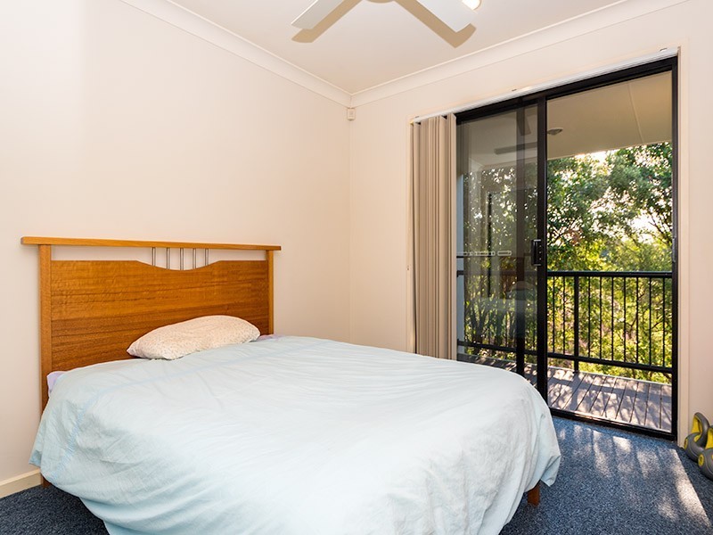 302/1-15 Gentian Drive, Arundel QLD 4214