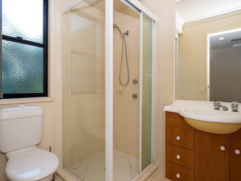 302/1-15 Gentian Drive, Arundel QLD 4214