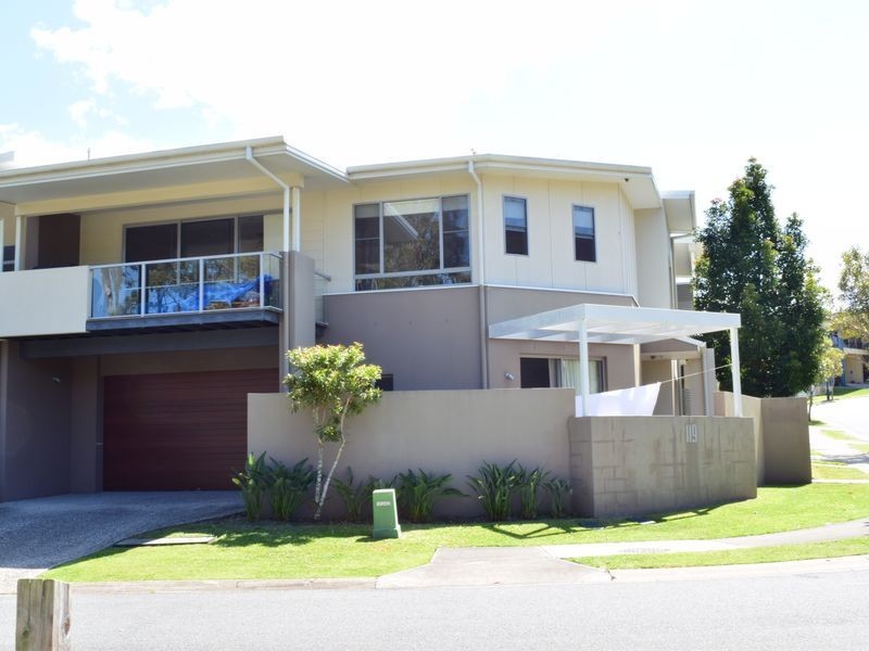 2/119 Bayswater Avenue, Varsity Lakes QLD 4227