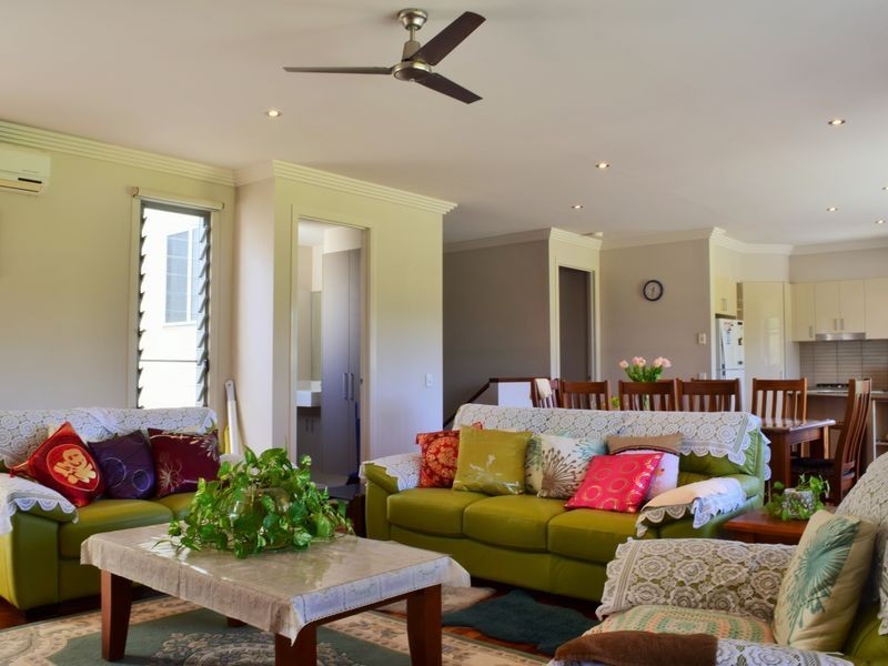 2/119 Bayswater Avenue, Varsity Lakes QLD 4227