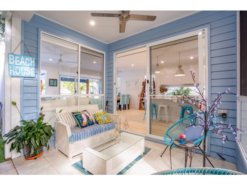 22 Peerless Avenue, Mermaid Beach QLD 4218