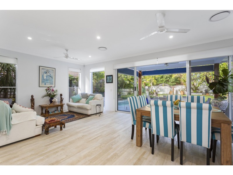 22 Peerless Avenue, Mermaid Beach QLD 4218
