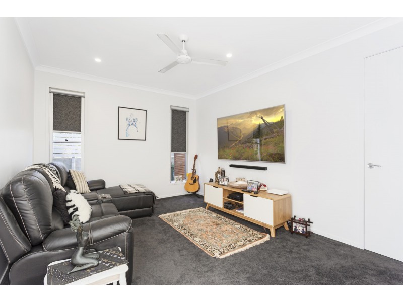 22 Peerless Avenue, Mermaid Beach QLD 4218