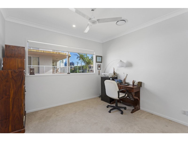 22 Peerless Avenue, Mermaid Beach QLD 4218