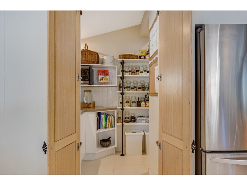 11 Garlinge Court, Bonogin QLD 4213