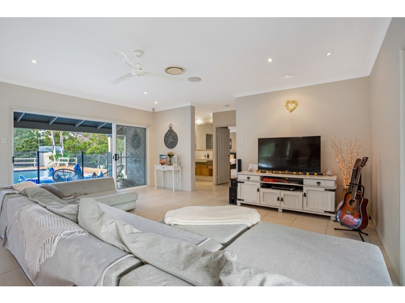 11 Garlinge Court, Bonogin QLD 4213