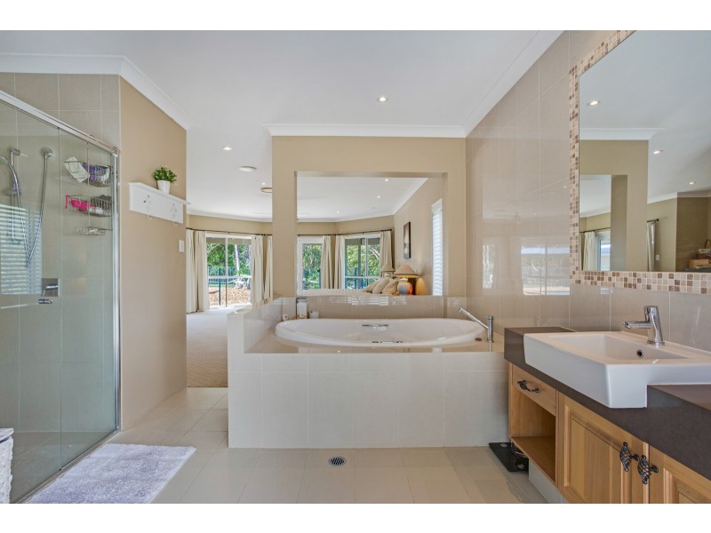 11 Garlinge Court, Bonogin QLD 4213