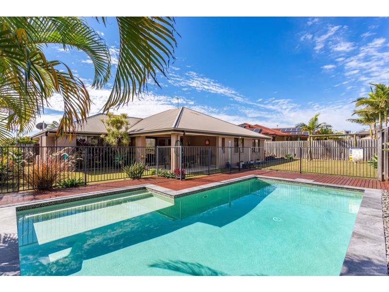 15 Lancewood Circuit, Robina QLD 4226