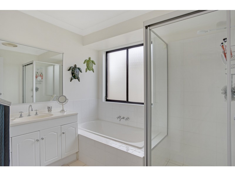 15 Lancewood Circuit, Robina QLD 4226