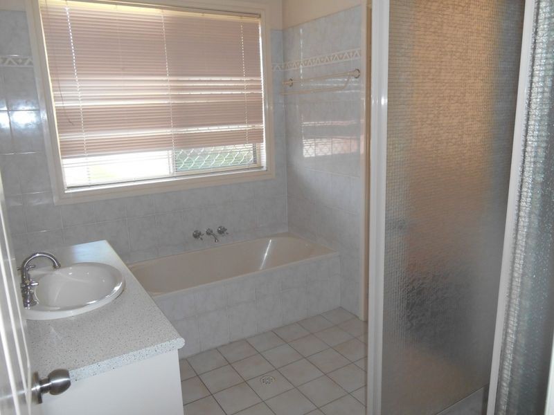 11 Outrigger Drive, Robina QLD 4226
