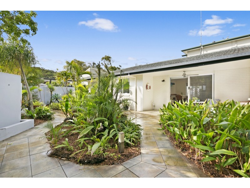 14 Ikkina Road, Burleigh Heads QLD 4220