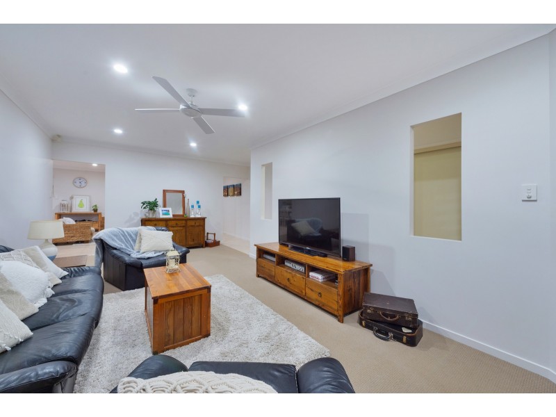 36 Roberts Drive, Maudsland QLD 4210