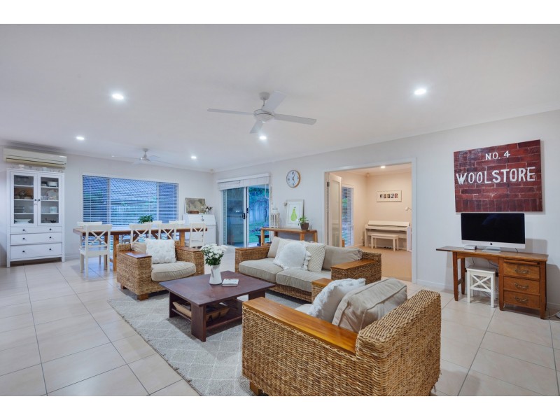 36 Roberts Drive, Maudsland QLD 4210