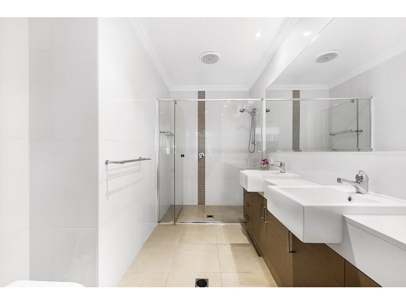 2/17 Great Southern Drive, Robina QLD 4226