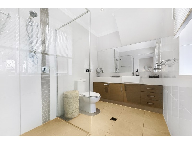 2/17 Great Southern Drive, Robina QLD 4226