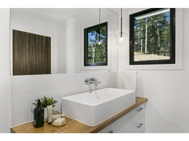 6 Jake Court, Bonogin QLD 4213