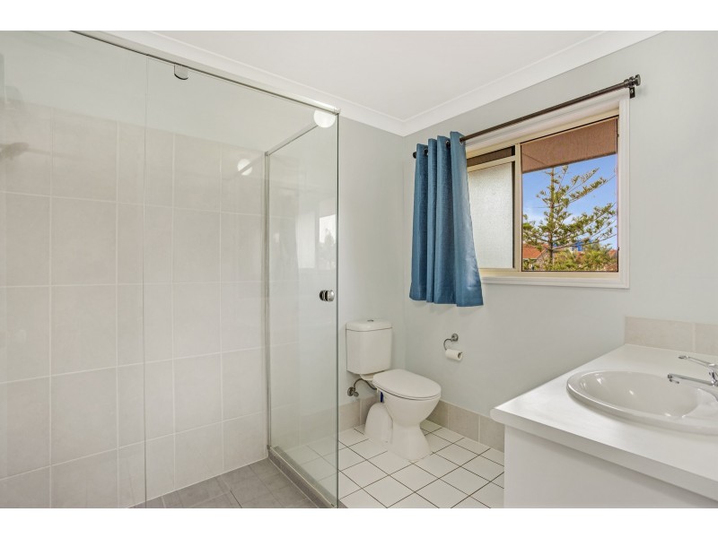 39/1-5 Santa Cruz Boulevard, Clear Island Waters QLD 4226