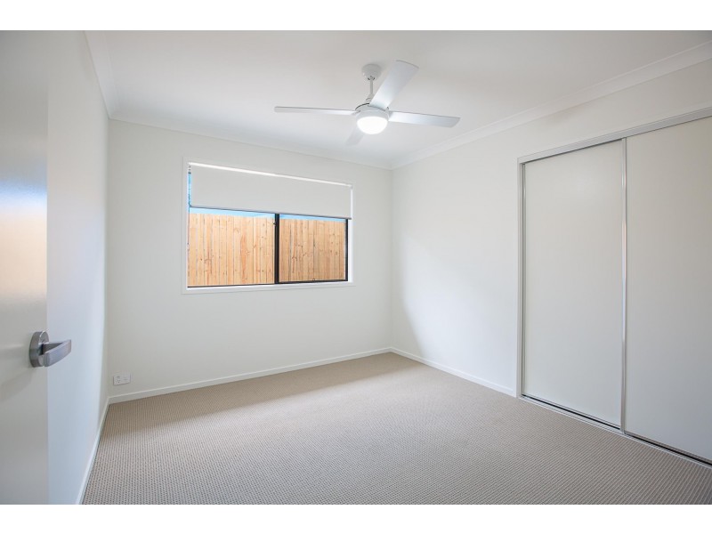 1 & 2/23 Reg Grundy Street, Ripley QLD 4306