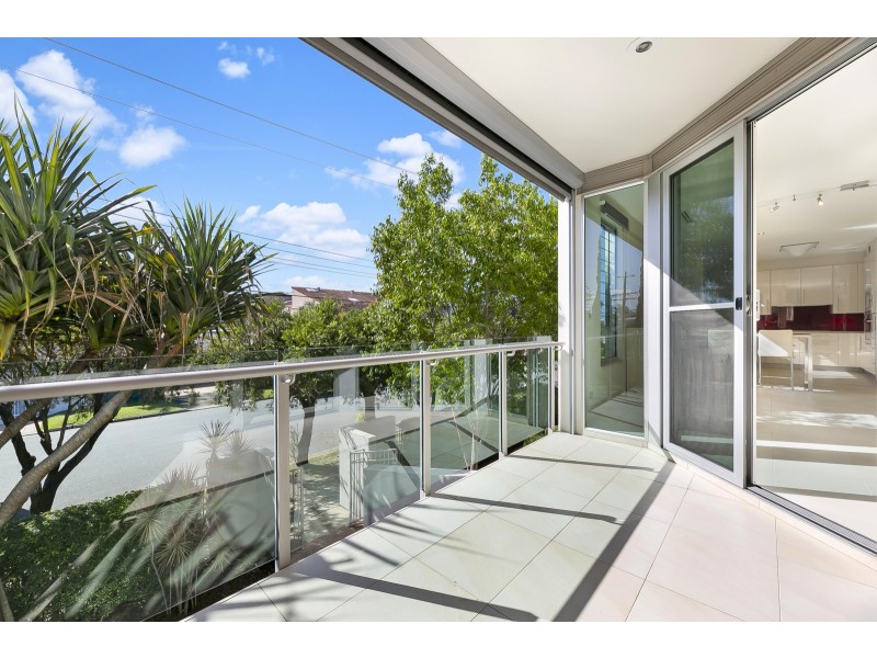 3/124 Stanhill Drive, Surfers Paradise QLD 4217
