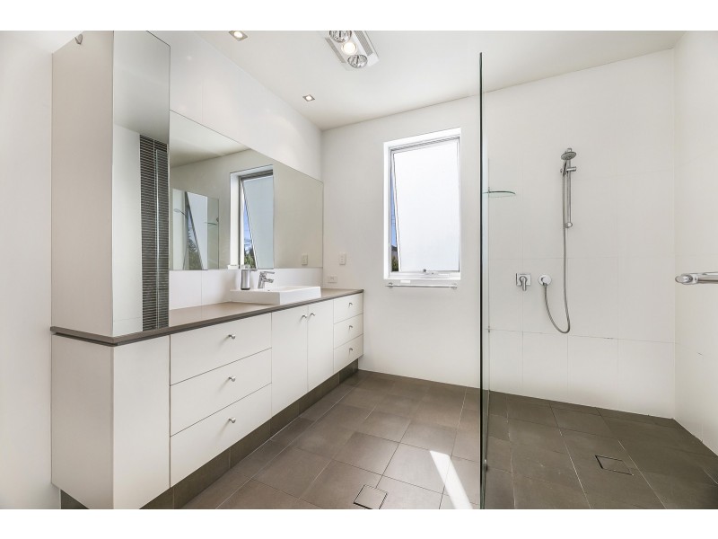 3/124 Stanhill Drive, Surfers Paradise QLD 4217