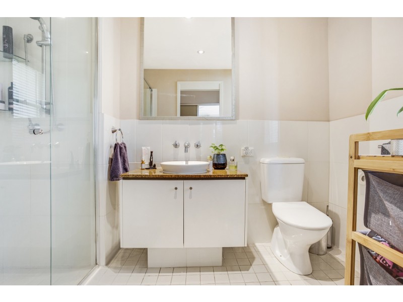 12/251 Varsity Parade, Varsity Lakes QLD 4227