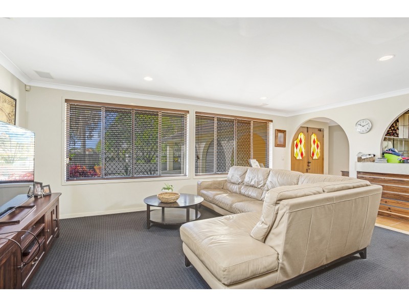 19 Wild Duck Drive, Mermaid Waters QLD 4218