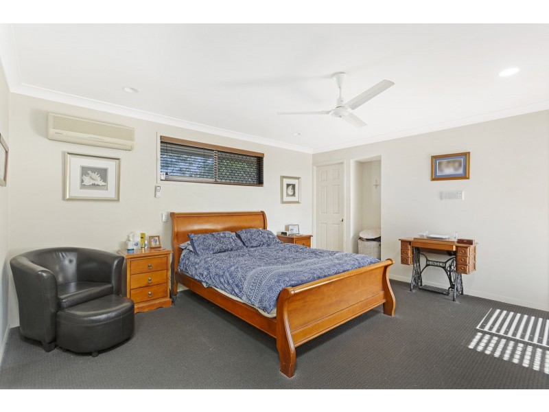 19 Wild Duck Drive, Mermaid Waters QLD 4218