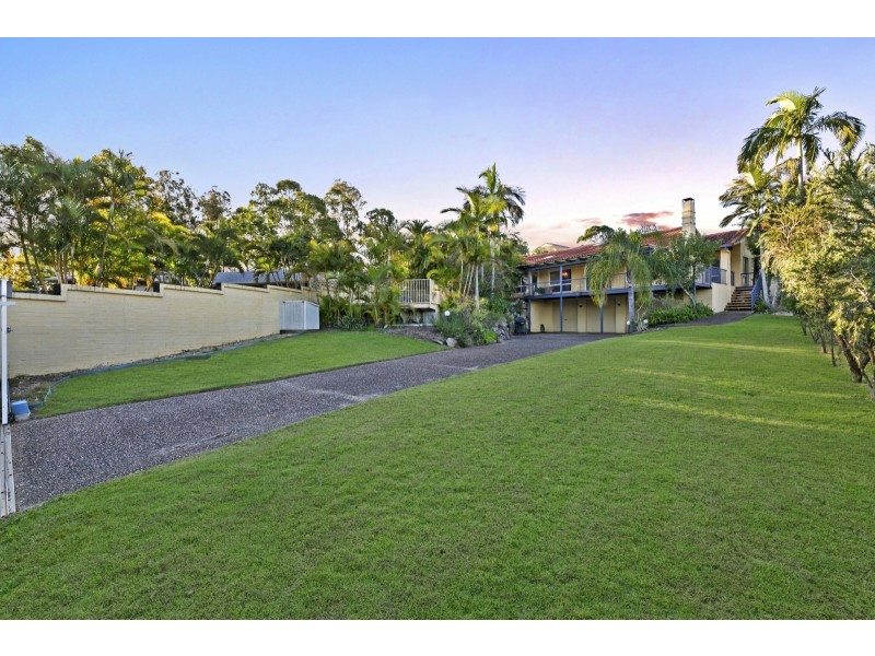 17 Yowani Street, Robina QLD 4226