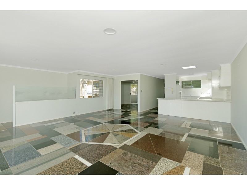 2/2036 Gold Coast Highway, Miami QLD 4220