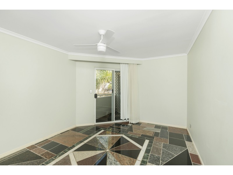 2/2036 Gold Coast Highway, Miami QLD 4220