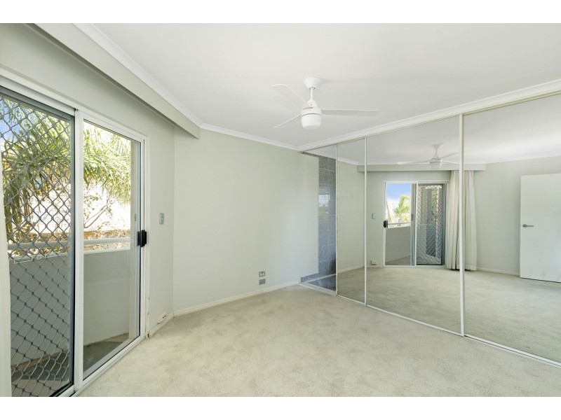 2/2036 Gold Coast Highway, Miami QLD 4220