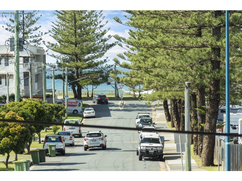 2/2036 Gold Coast Highway, Miami QLD 4220