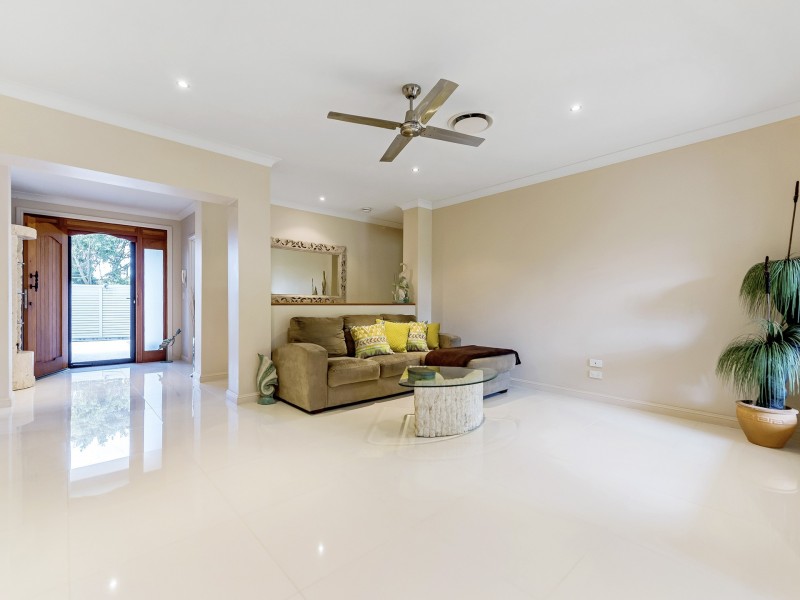 16 Peach Drive, Robina QLD 4226