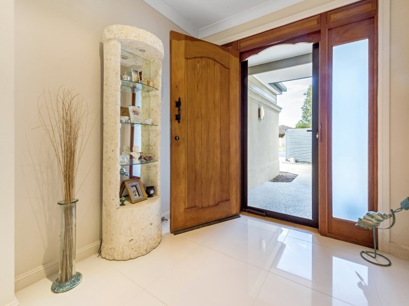 16 Peach Drive, Robina QLD 4226