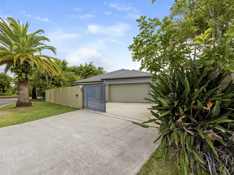 16 Peach Drive, Robina QLD 4226