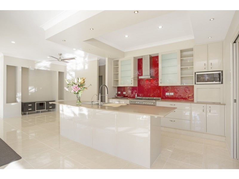 81 Aylesham Drive, Bonogin QLD 4213