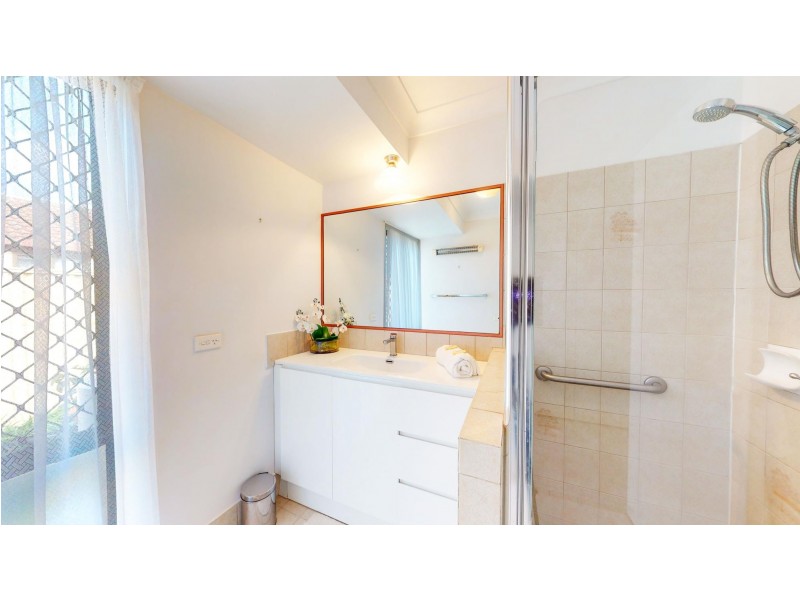 50/37 St Kevins Avenue, Benowa QLD 4217