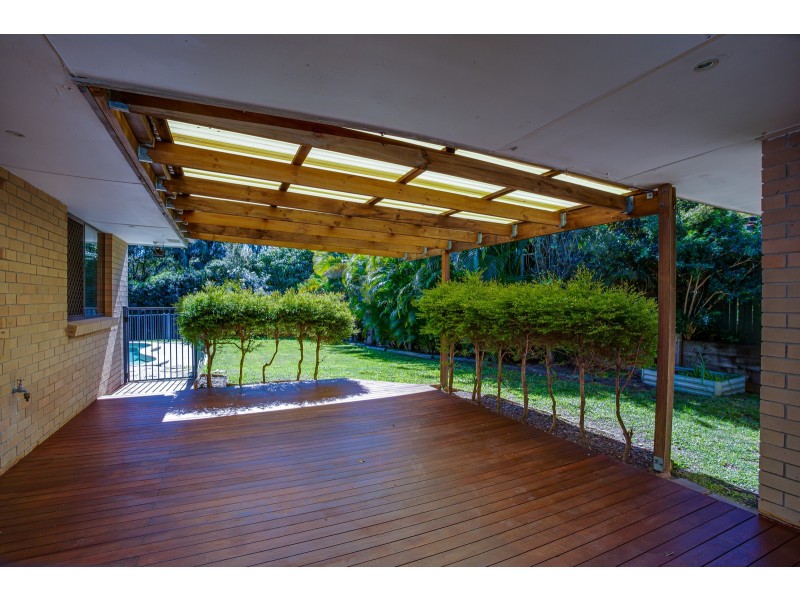 18 Richard Crescent, Highland Park QLD 4211