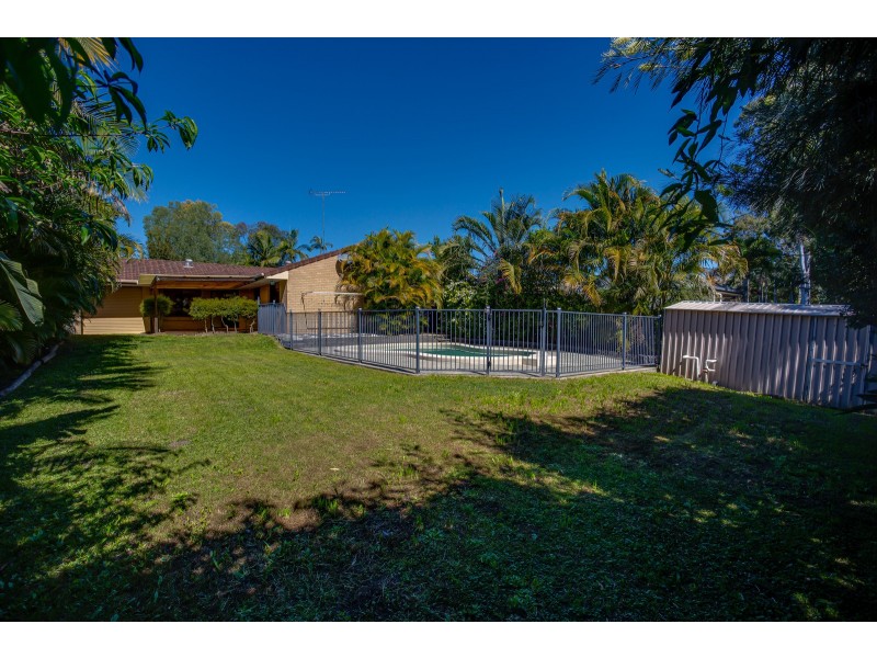 18 Richard Crescent, Highland Park QLD 4211