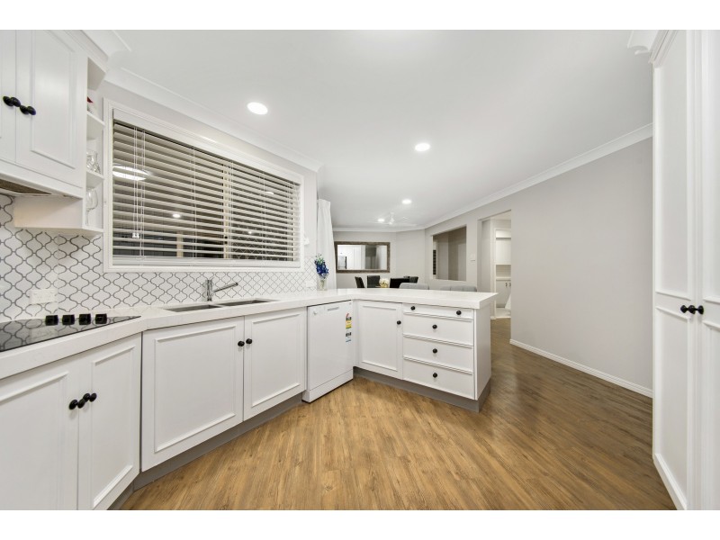 10 Gosford Court, Helensvale QLD 4212