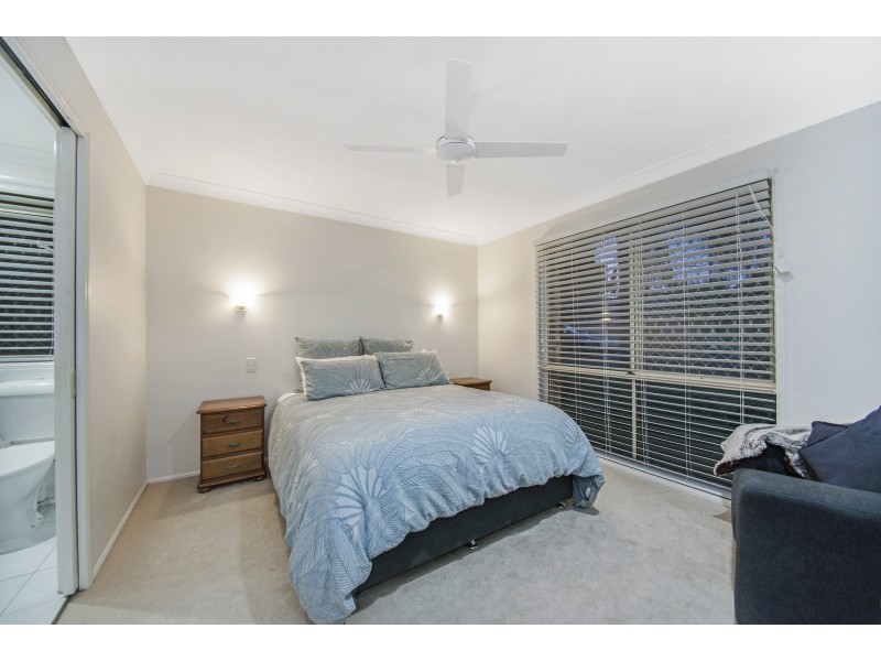 10 Gosford Court, Helensvale QLD 4212